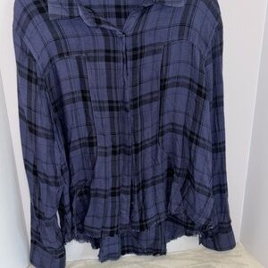 SIGNORELLI… BLUE AND BLACK SOFT LONG SLEEP BUTTON DOWN TOP RAW HEM AT BOTTOM